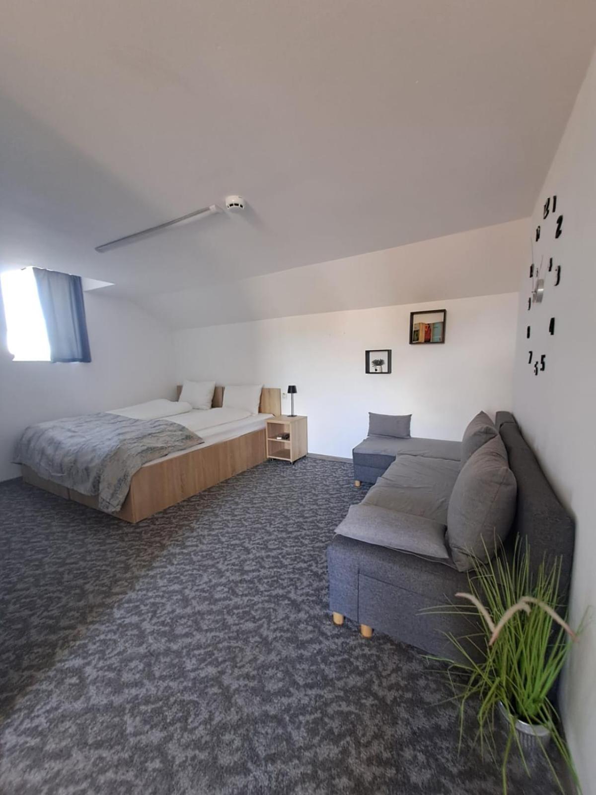 Casa Sofia Hotel Târgu Jiu Екстериор снимка