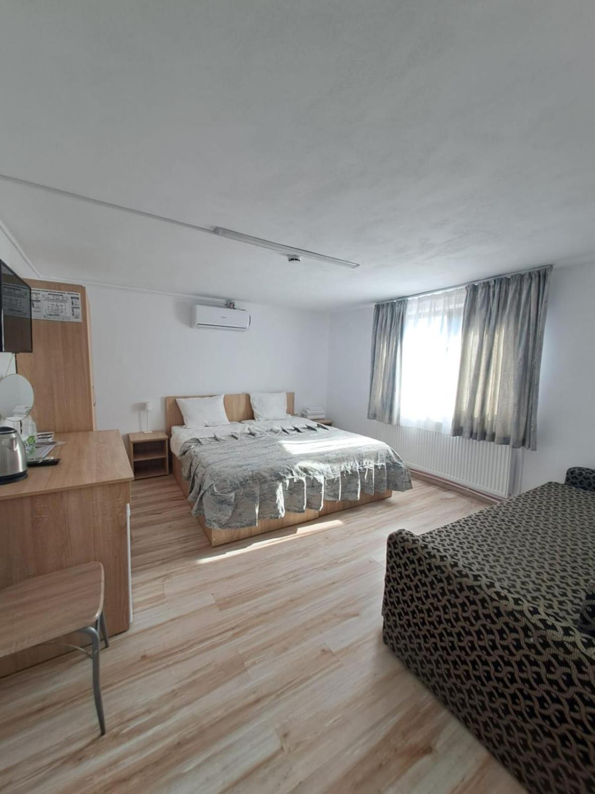 Casa Sofia Hotel Târgu Jiu Екстериор снимка